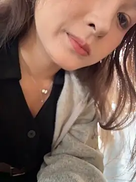 yuki june online show from January 17, 7:45 am