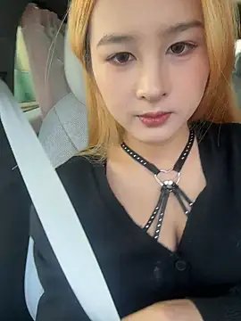 yuki june online show from December 3, 7:52 am