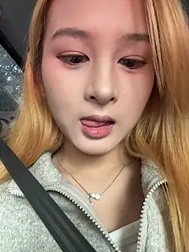 yuki june online show from November 4, 9:24 am