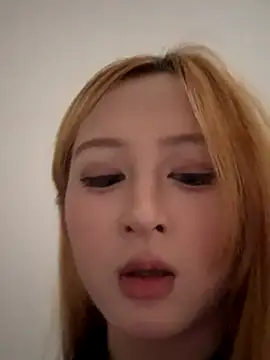 Snapshot of yuki_june chatting on September 18, 7:11 am yuki june online show from September 18, 7:11 am