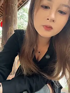 yuki june online show from March 2, 8:10 am