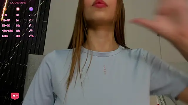 Naomi Rousse online show from December 17, 12:43 pm