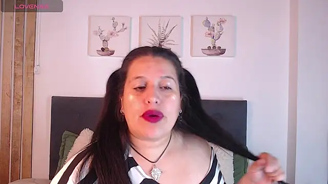 Snapshot of Andrea_secret_ chatting on October 12, 2:40 pm Andrea secret online show from October 12, 2:40 pm