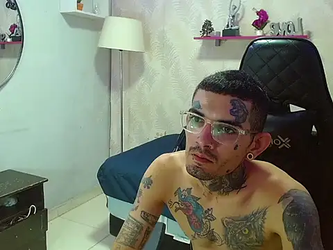 boy tatto777 online show from September 24, 2:34 pm