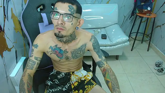 boy tatto777 online show from April 28, 1:37 pm