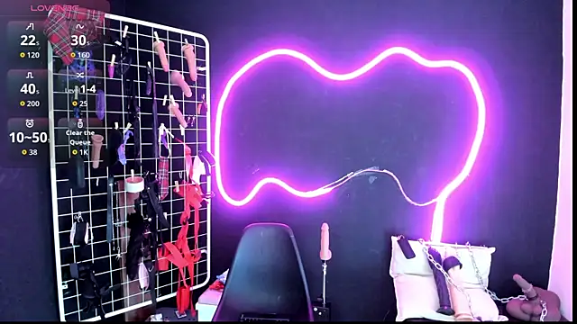 Snapshot of Mistress_Megan_BDSM chatting on October 22, 7:13 pm Mistress Megan BDSM online show from October 22, 7:13 pm