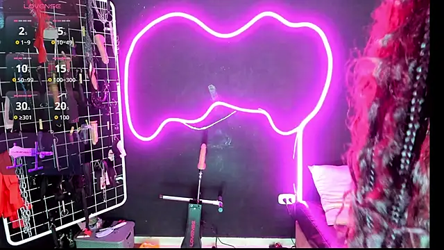 Snapshot of Mistress_Megan_BDSM chatting on December 18, 1:04 pm Mistress Megan BDSM online show from December 18, 1:04 pm