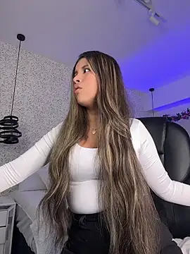 EMILIIA RICHTER   online show from February 17, 7:33 pm