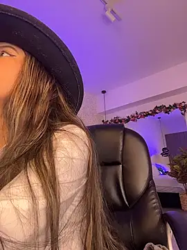 EMILIIA RICHTER   online show from March 16, 7:49 pm