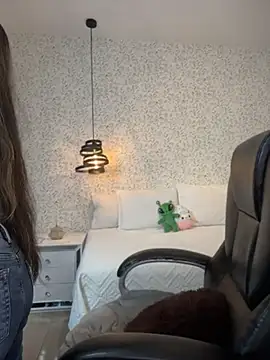 EMILIIA RICHTER   online show from May 13, 8:16 pm