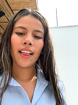 EMILIIA RICHTER   online show from October 31, 7:10 pm