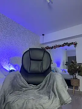 EMILIIA RICHTER   online show from March 5, 7:43 pm