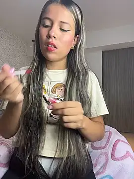 EMILIIA RICHTER   online show from November 11, 5:19 pm