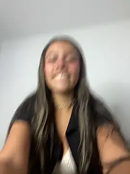 EMILIIA RICHTER   online show from January 17, 11:47 am