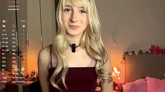 FridaAaberg online show from December 18, 7:24 am