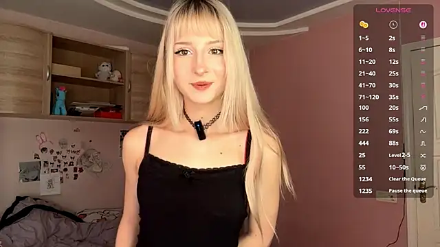 FridaAaberg online show from November 7, 7:35 am