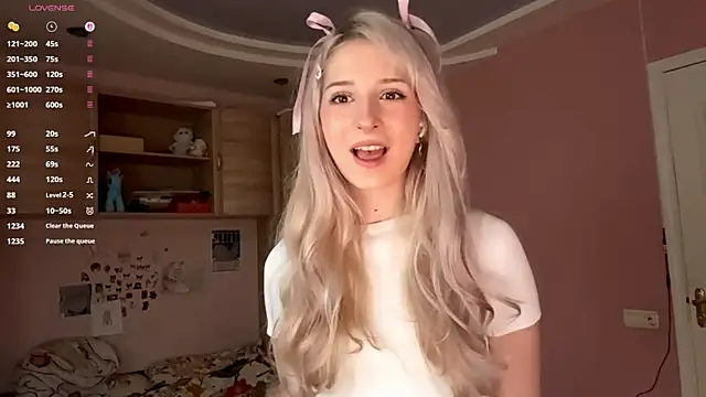 FridaAaberg online show from October 10, 7:31 am