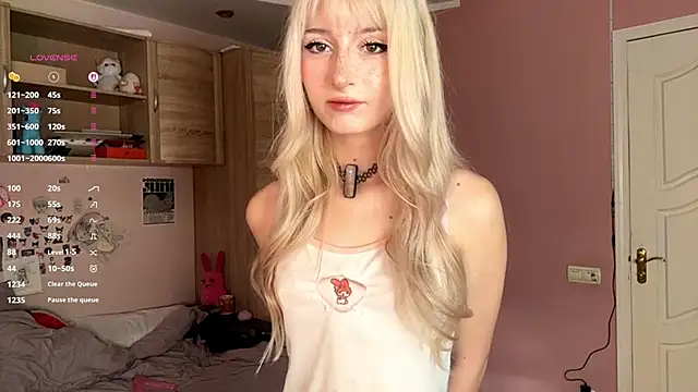 FridaAaberg online show from November 16, 7:02 am