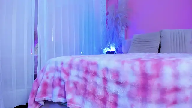 Peytonn Monroe online show from March 19, 7:36 pm