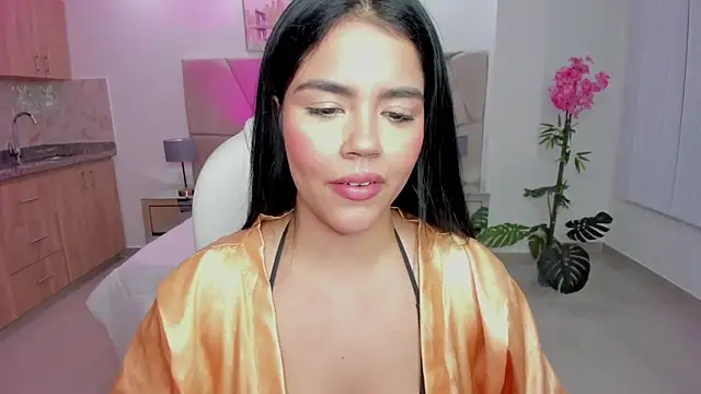 Snapshot of Mila_blaze chatting on September 26, 4:19 am Mila blaze online show from September 26, 4:19 am