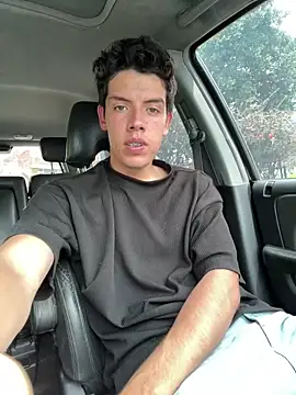 mattebret11 online show from October 28, 4:50 pm