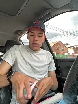 mattebret11 online show from September 18, 7:39 pm