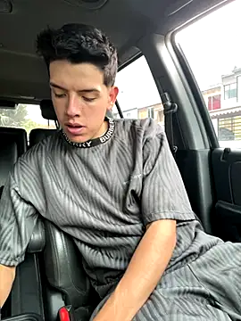 mattebret11 online show from November 5, 3:59 pm