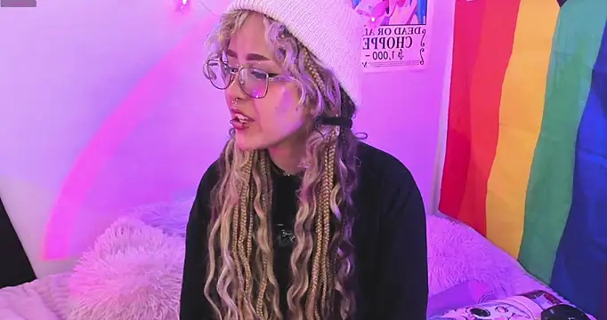 NekoWaifu online show from December 5, 1:32 pm