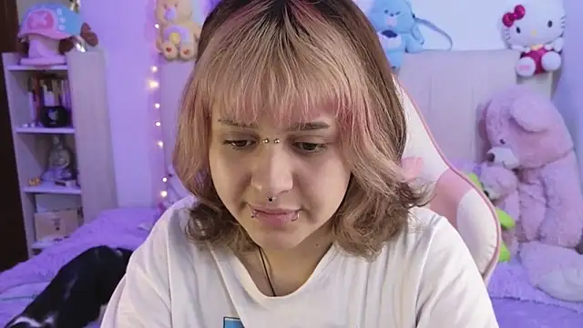 NekoWaifu online show from May 4, 2:31 pm