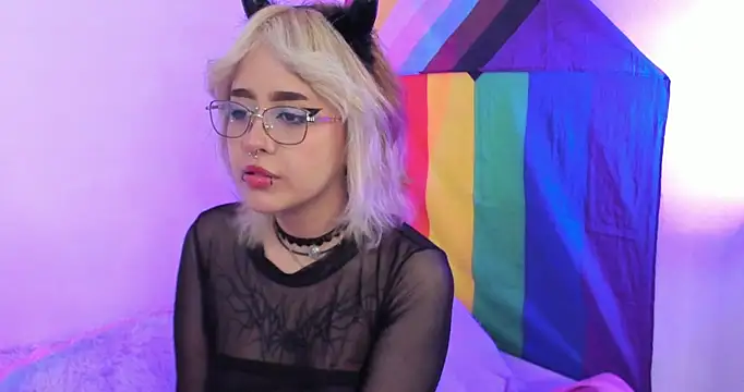 Snapshot of NekoWaifu chatting on September 30, 12:33 pm NekoWaifu online show from September 30, 12:33 pm