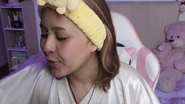 NekoWaifu online show from May 12, 2:34 pm