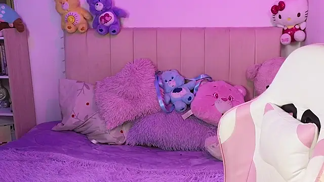 NekoWaifu online show from May 28, 3:18 pm