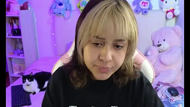 NekoWaifu online show from April 8, 1:01 pm