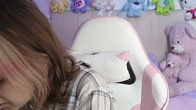 NekoWaifu online show from May 1, 2:33 pm