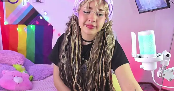 NekoWaifu online show from December 1, 1:45 pm