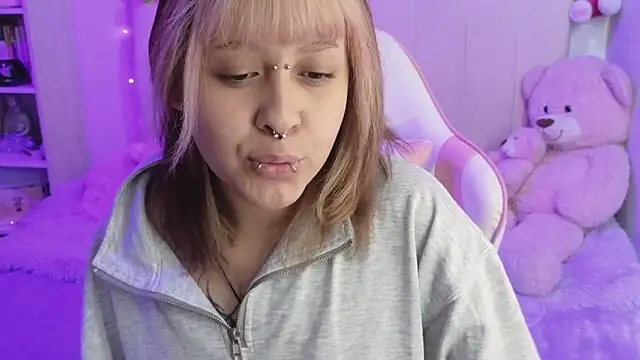 NekoWaifu online show from May 11, 2:29 pm