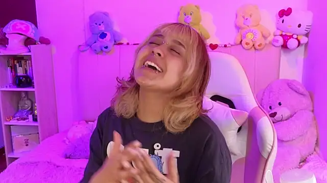 NekoWaifu online show from March 6, 2:12 pm