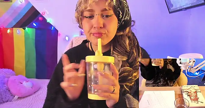 NekoWaifu online show from November 28, 1:55 pm