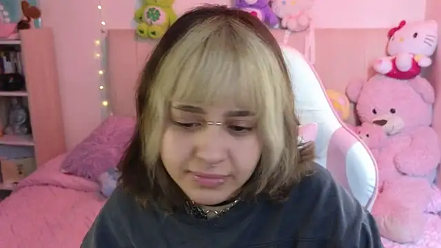 NekoWaifu online show from April 1, 2:36 pm