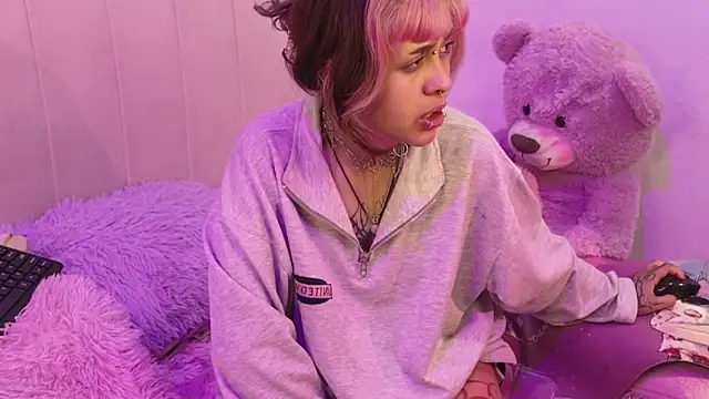 NekoWaifu online show from April 15, 1:48 pm