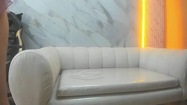 Snapshot of Isabella_Blondetf chatting on September 17, 10:56 pm Isabella Blondetf online show from September 17, 10:56 pm