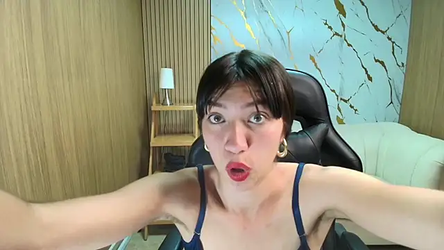 Isabella Blondetf online show from November 4, 8:56 pm