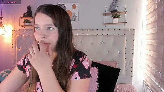 sophiee09  online show from March 27, 1:34 pm