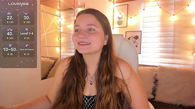 sophiee09  online show from December 15, 1:50 pm