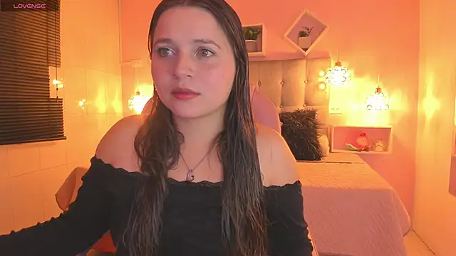 sophiee09  online show from February 8, 3:48 am