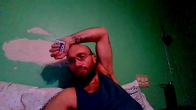 Snapshot of versatilevortex chatting on October 13, 4:08 pm versatilevortex online show from October 13, 4:08 pm