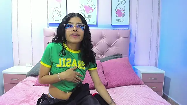 Snapshot of Issaa_Tyler chatting on October 19, 2:58 am Issaa Tyler online show from October 19, 2:58 am