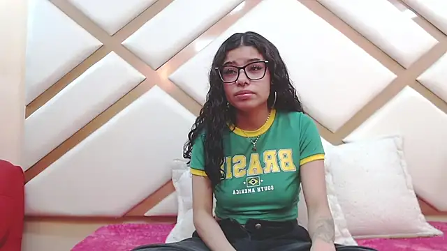 Issaa Tyler online show from May 9, 5:44 am