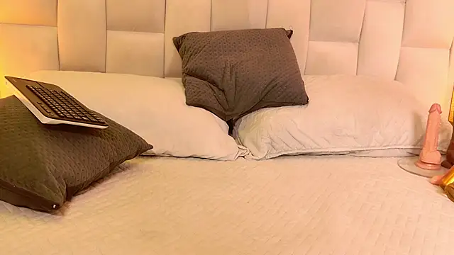 Snapshot of paulina_cano chatting on December 5, 7:12 pm paulina cano online show from December 5, 7:12 pm