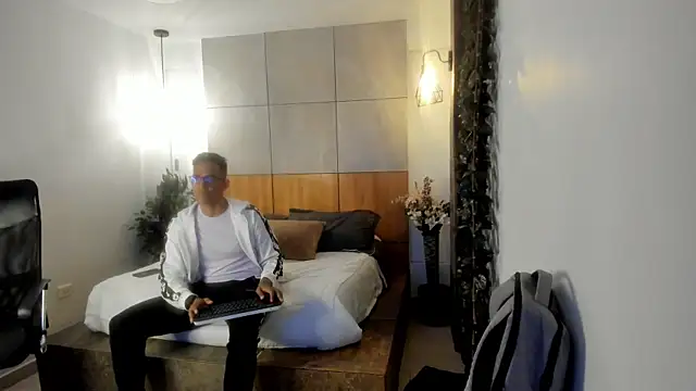 JacobDraven online show from November 16, 3:33 am